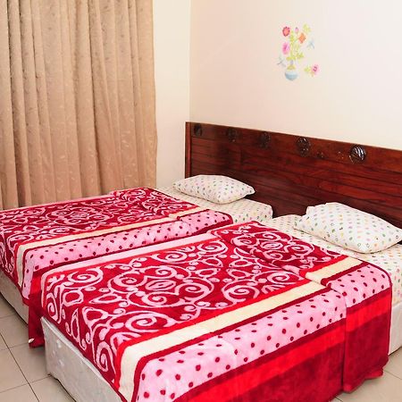 Safari Inn Dar es Salaam Buitenkant foto