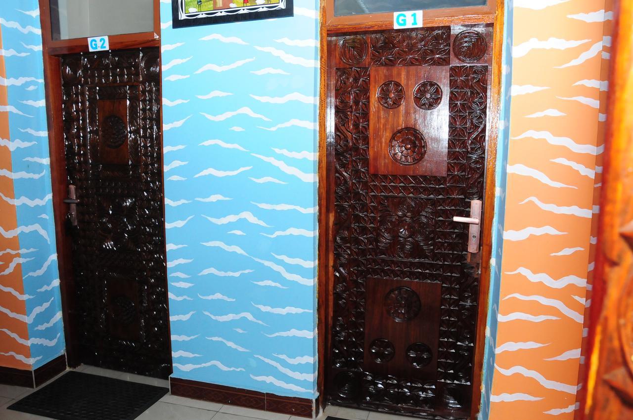 Safari Inn Dar es Salaam Buitenkant foto