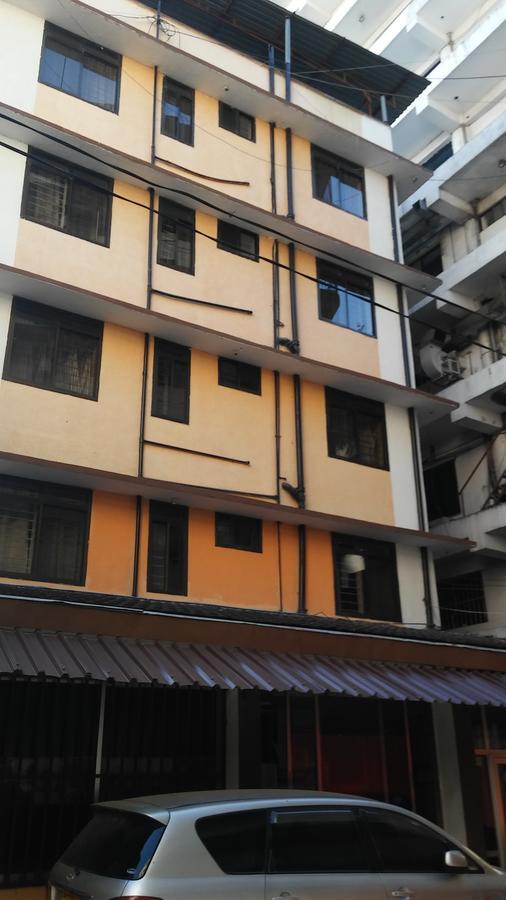 Safari Inn Dar es Salaam Buitenkant foto